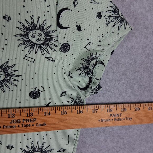 Rue 21 Womens Top XL Green Celestial Sun Moon Stars Witchy Fairy Whimsigoth Boho - Picture 5 of 6
